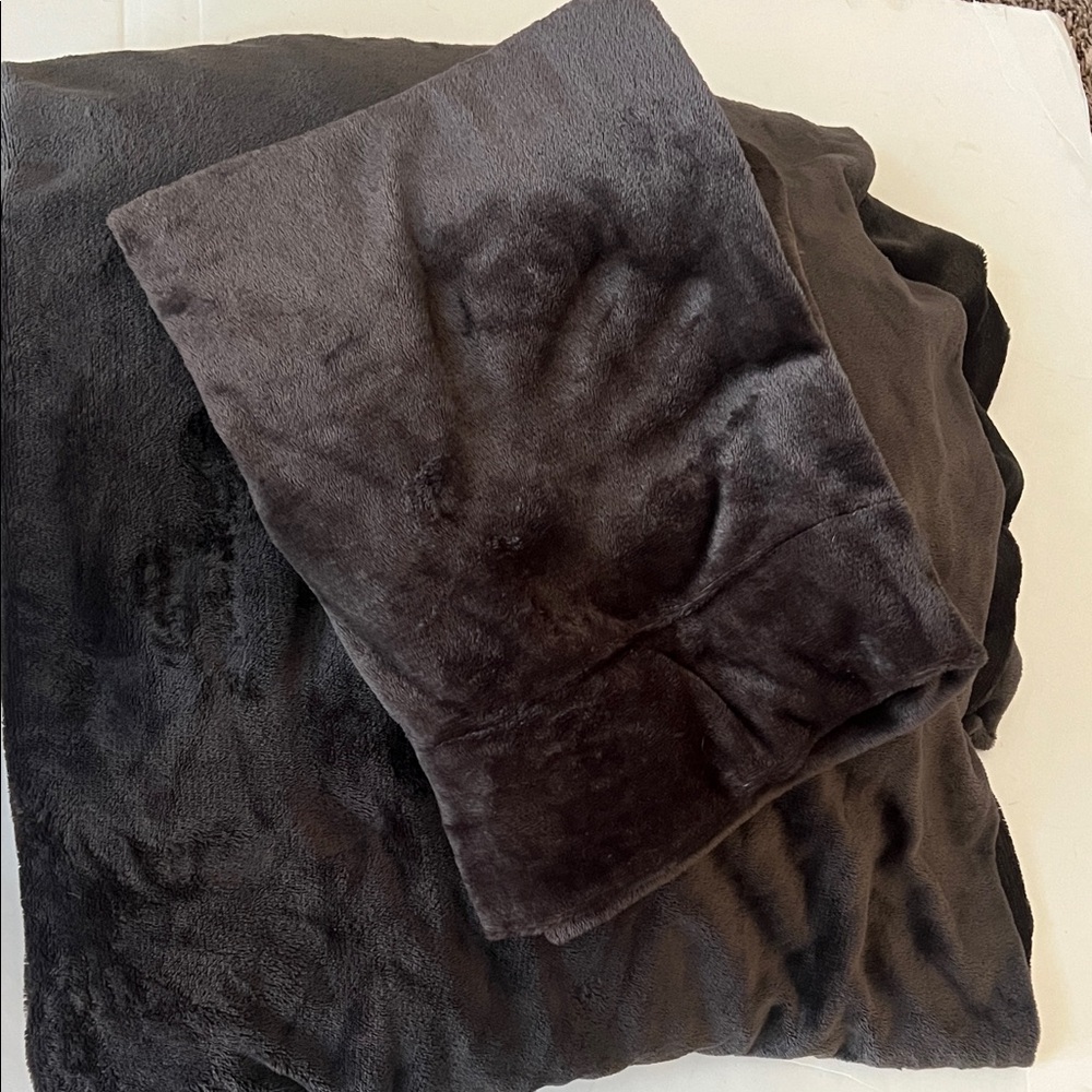 Casual Living Plush Dark Gray Microfiber Sheet Set